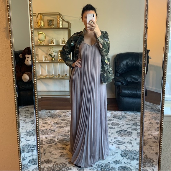 Gorgeous BCBGMaxAzria dress 🔥 - Picture 3 of 7